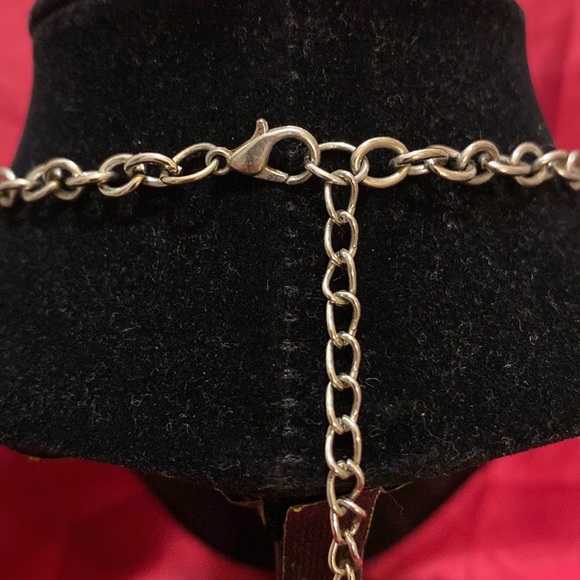 Costume Jewelry - Picture 2 of 4